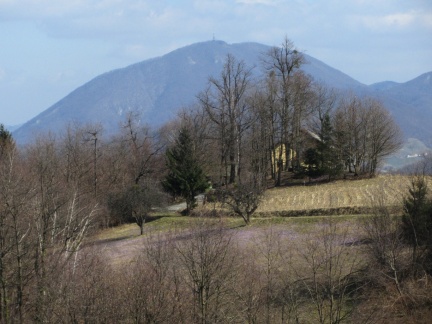 IMG 1160 Lovsko-planinski dom na Klokočovniku z Bočem