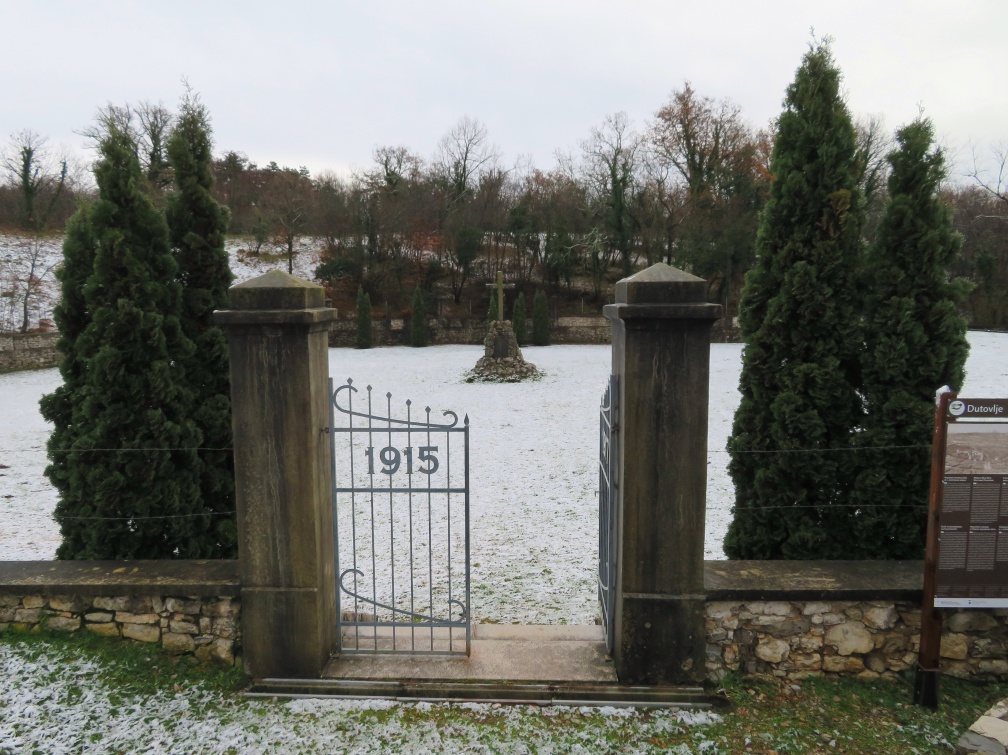 IMG 0071 Vojaško pokopališče iz prve svetovne vojne pri Dutovljah