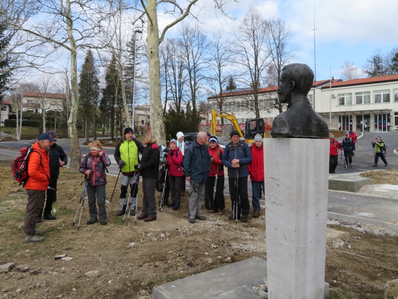 IMG_2162_Ilirska Bistrica-pred spomenikom Dragotina Ketteja.JPG