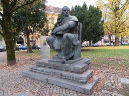 IMG 6641 Maribor-kip Antona Martina Slomška na Slomškovem trgu