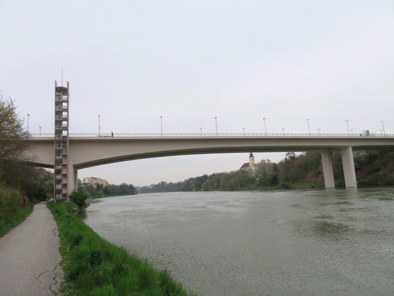 IMG_9524_Koroški most čez Dravo v Mariboru.JPG