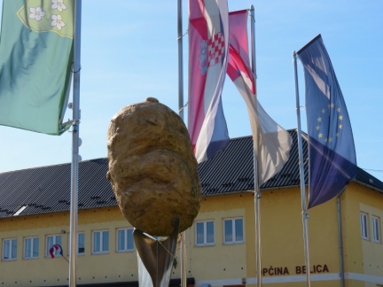 IMG 3233 Belica-spomenik krompirju