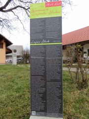 IMG 4461 Mali Kal-spomenik Lojzetu Slaku pri Barbovih, hiši Slakove mladosti