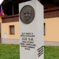 IMG 4463 Mali Kal-spomenik Lojzetu Slaku pri Barbovih, hiši Slakove mladosti