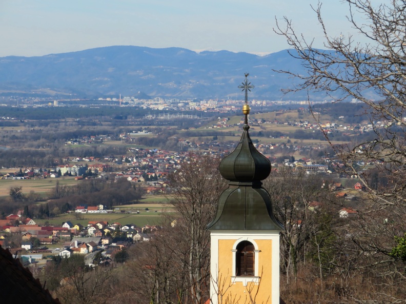 IMG_4827_Pogled proti Mariboru z gradu Vurberk.JPG