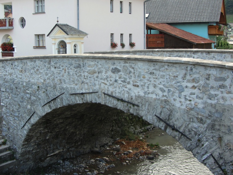 IMG_7911_Železniki-kamniti most na Racovnik.jpg