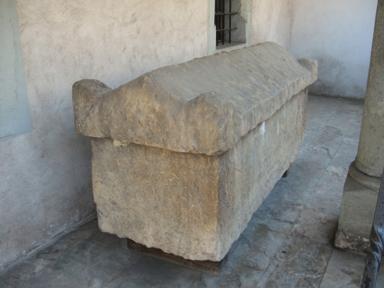 IMG_0346_Kranj-rimski sarkofag iz Šenčurja.jpg