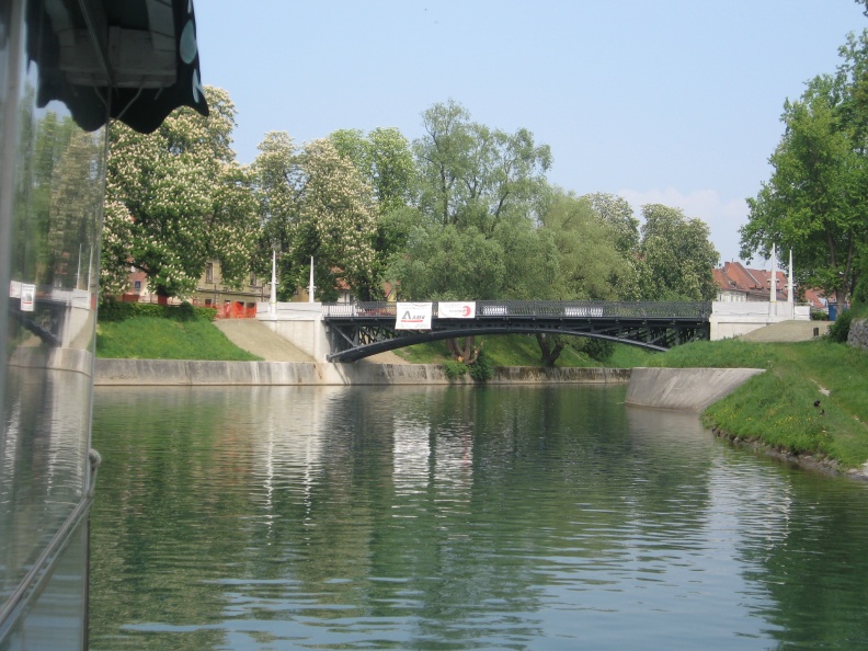 IMG_0196_Ljubljana-ladjica na Ljubljanici-Radecky most.JPG