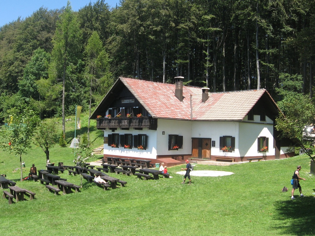 IMG 1933 Čemšeniška planina-planinski dom