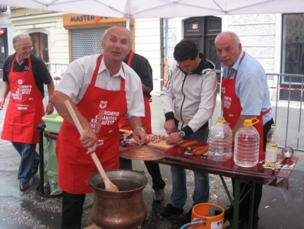 IMG 2882 Kranfest-tekmovanje v pripravi krompirjevega golaža