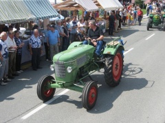 IMG 1365 Krompirjeva povorka-star traktor Fend (1958) in izkopalnik krompirja (Jernej Pilar)