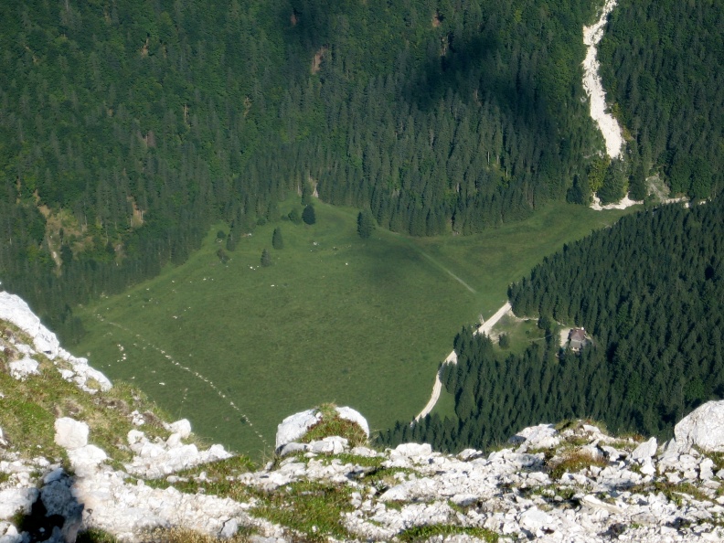 IMG_0674_Krma-Zasipska planina-Kovinarska koča z Debele peči.jpg