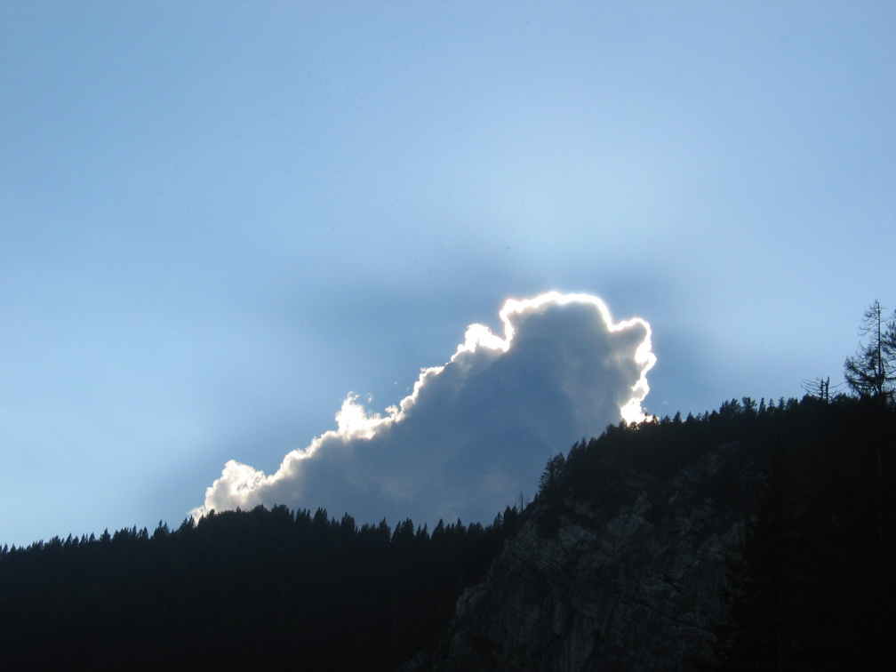 200 0015 Komarča-oblak nad slapom Savica