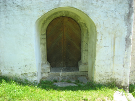 171 7187 Vhod v cerkev sv. Treh kraljev (grad Kostel)