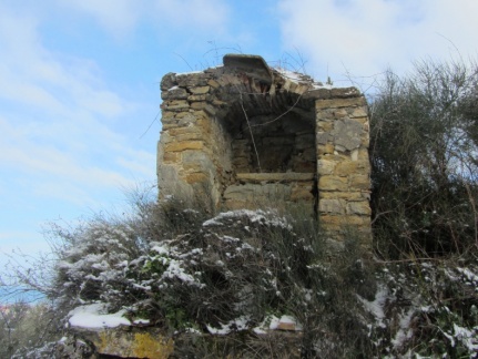 IMG 0098 Livade-razpadajoča kapelica