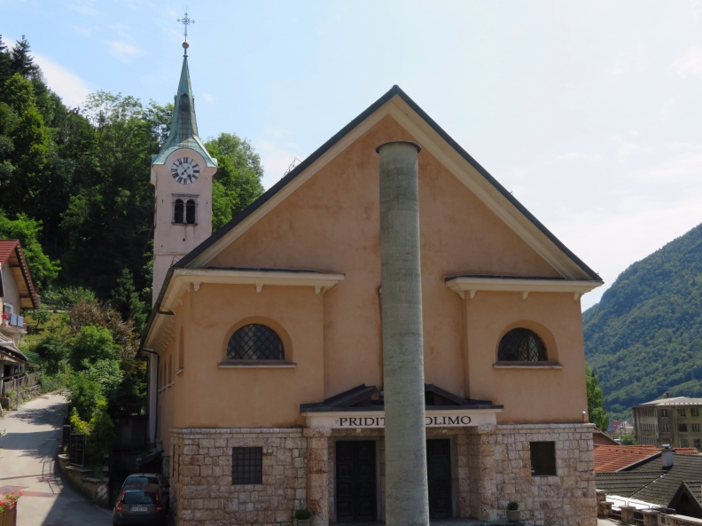 IMG_2237_Cerkev sv. Lanarta na Murovi, najstarejšem delu Jesenic.JPG