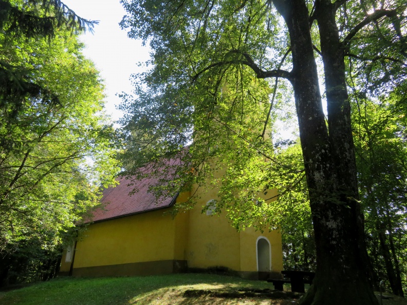 IMG_0523_Cerkev sv. Mohorja in Fortunata na Lačni gori.JPG