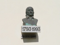 IMG 0274 Doprsni kip Valentina Vodnika na Koprivniku