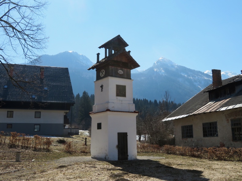 IMG_4049_Zoisov stolp z uro v Bohinjski Bistrici.JPG