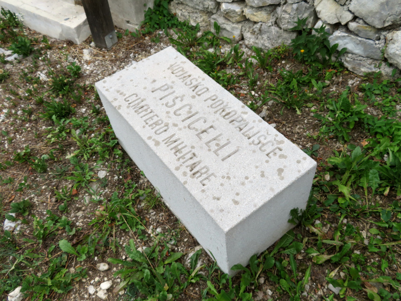 IMG_7612_Kamno-vojaško pokopališče Piscicelli.JPG