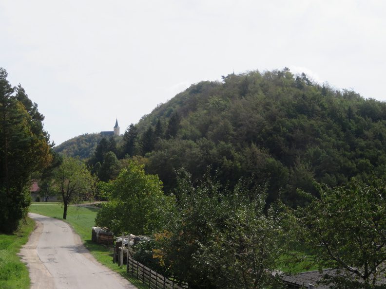 IMG_8659_Brinjeva gora od hrama Zimrajh.JPG